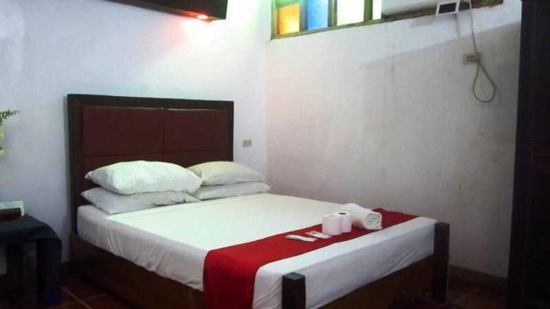 The Lotus Garden Bed & Breakfast Puerto Princesa Exterior foto